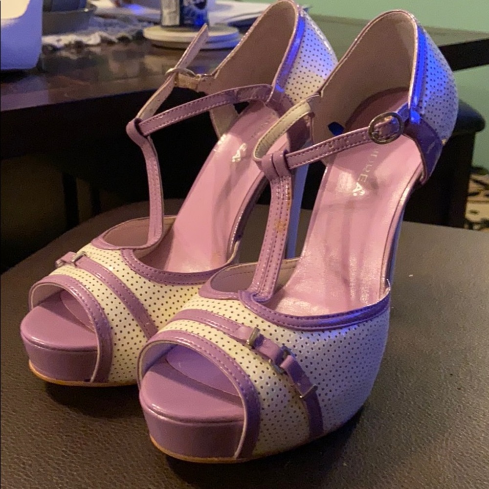 Andrea Purple & White Peep Toe Heels, Size 6.5